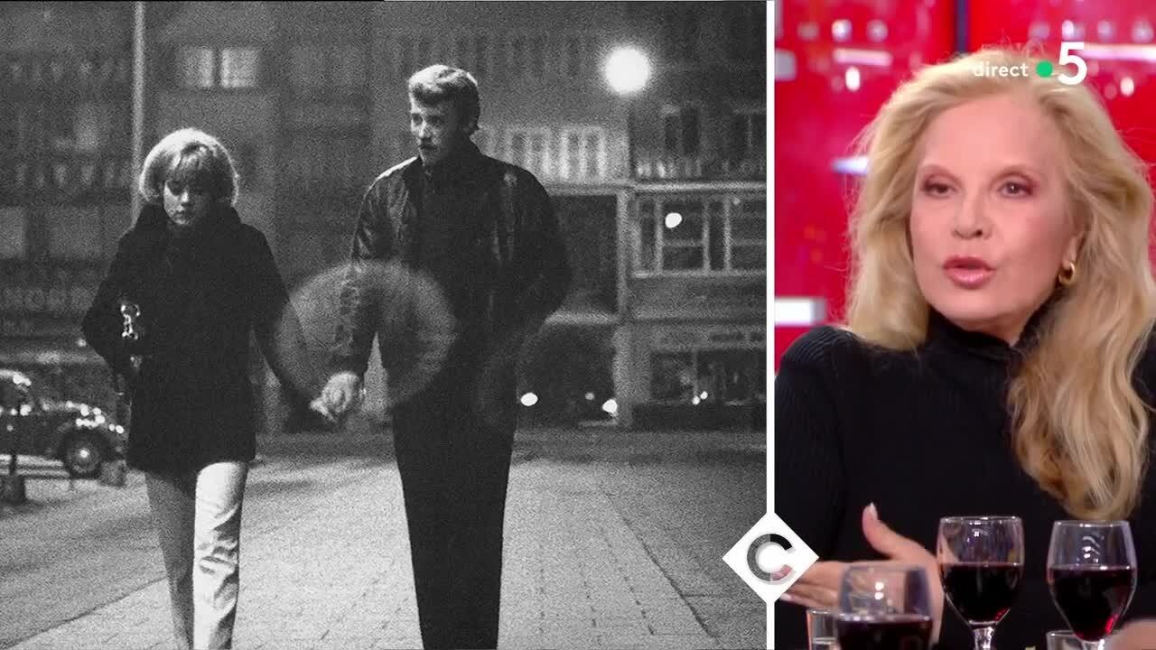 GALA VIDEO - Sylvie Vartan revient sur la complicité artistique avec Johnny Hallyday : "on était suspendus aux lèvres de chacun"