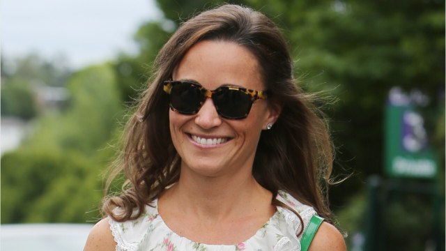 GALA VIDEO - Pippa Middleton, ultra-svelte en bikini moins de 3 mois après son accouchement
