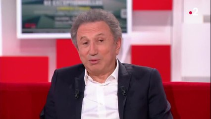 GALA VIDEO - Julie Gayet embarrassée face à Michel Drucker