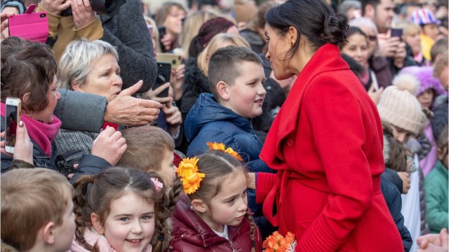 GALA VIDEO : « Un bébé pour avril : pourquoi le scoop de Meghan Markle affole la presse anglaise