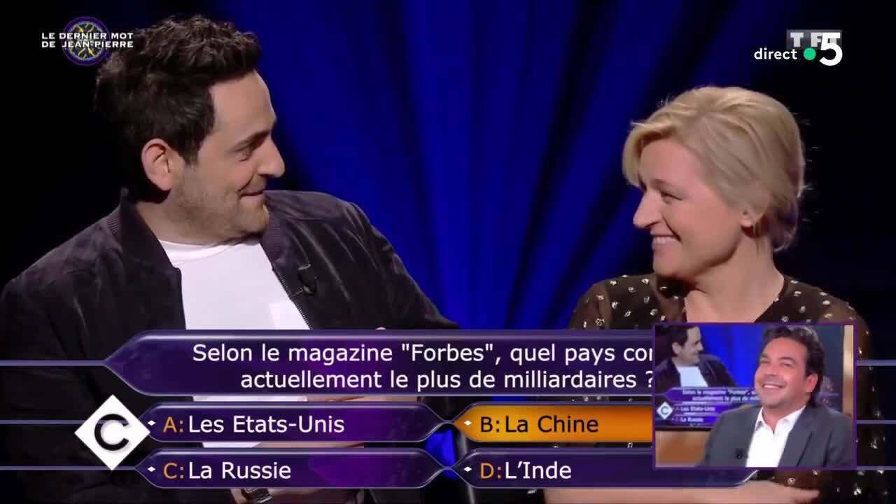 GALA VIDEO - Patrick Cohen mal à l'aise face à Anne-Elisabeth Lemoine après sa participation dans Qui veut gagner des millions après