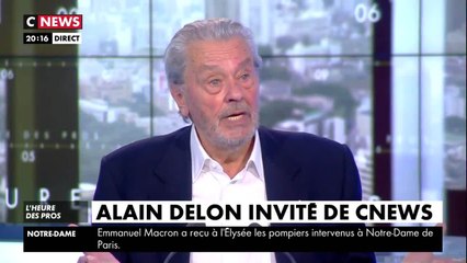 Alain Delon : comment les femmes l’ont supplié de devenir acteur alors qu’il n’y connaissait rien