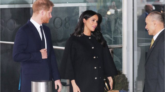 GALA VIDEO : Accouchement imminent de Meghan Markle : visite surprise du prince Harry au marathon de Londres