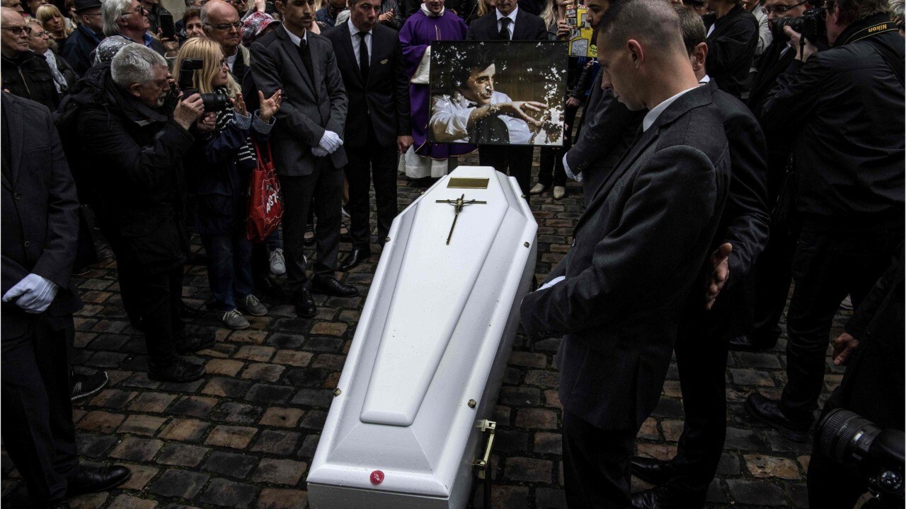 GALA VIDÉO - Eddy Mitchell : son absence remarquée aux obsèques de Dick Rivers