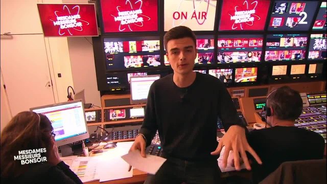 GALA VIDÉO - Laurent Delahousse très taquin avec Anne-Sophie Lapix