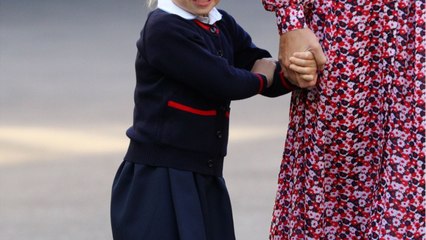 GALA VIDÉO - Déjà une petite réputation : la princesse Charlotte a laissé un drôle de souvenir dans sa crèche