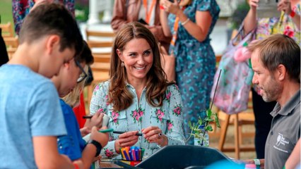 GALA VIDÉO - La raison craquante pour laquelle cette photo de Kate Middleton et William a fait fondre les réseaux sociaux