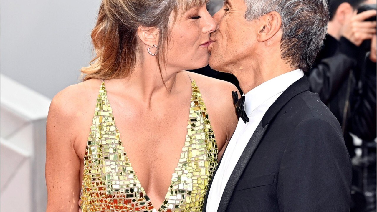 GALA Vidéo : Nagui, très amoureux de sa femme Mélanie, profite de ses vacances à St-Tropez