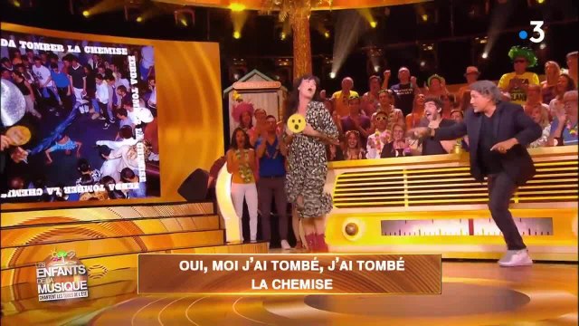 GALA VIDEO - Vitaa choquée par les seins nus de Lio