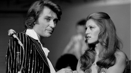 GALA VIDÉO - Johnny Hallyday préférait l’amitié virile : Sheila explique pourquoi ils n’étaient pas très proches