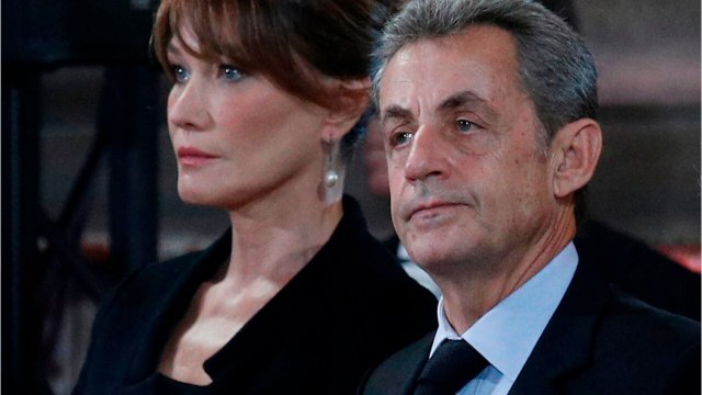 GALA VIDÉO - Quand Nicolas Sarkozy et Carla Bruni s’affichaient pour Noël au début de leur idylle
