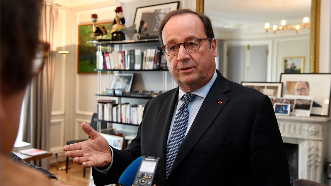 GALA VIDÉO - Quand François Hollande voyait ses amis dans le dos de Valérie Trierweiler