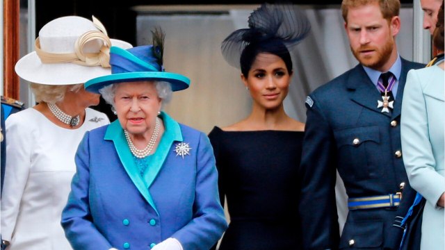 GALA VIDÉO - Retrouvailles de Meghan Markle et Harry avec Kate et William : Elizabeth II rappelle tout le monde à l’ordre avec un message symbolique