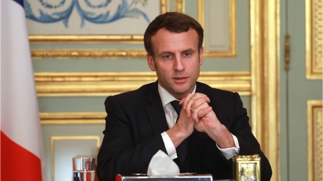GALA VIDEO - Emmanuel Macron « parle trop : autour du président les critiques fusent