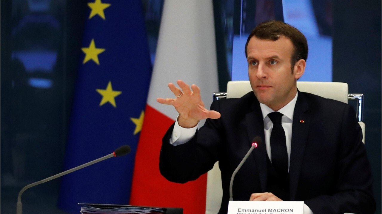 GALA VIDEO - Emmanuel Macron Ne Décolère Pas Que Les Français Aillent À La Plage (2)