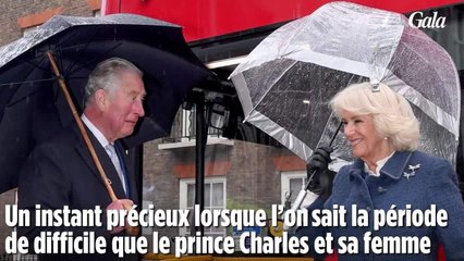 GALA_VIDEO - Camilla en jean pour ses retrouvailles avec Charles et leurs 15 ans de mariage
