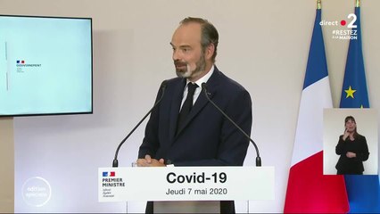 GALA VIDEO - Edouard Philippe va-t-il remettre ses enfants à l'école ? Gêné, il répond
