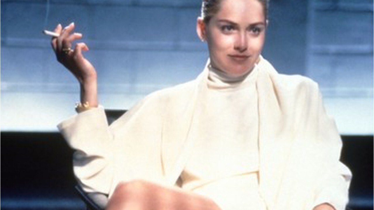 VOICI Sharon Stone recrée la scène culte de Basic Instinct 27 ans après