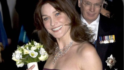 GALA VIDEO - Carla Bruni : comment elle a fait craquer la famille royale en 2008