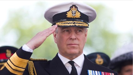 GALA VIDEO - Elizabeth II obligée de payer pour mettre fin aux ennuis du prince Andrew en Suisse