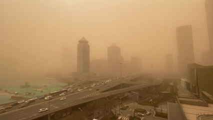 Tempête de sable et pollution: cocktail suffocant à Pékin