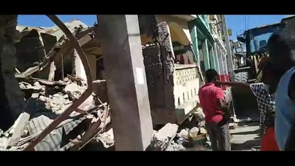 Au moins 724 morts en Haïti, recherches frénétiques dans les décombres du séisme