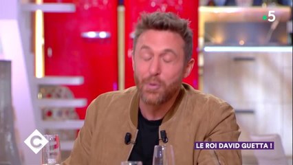 VOICI - « Mais c'est des fous ! » : découvrez comment la famille de David Guetta a accueilli sa nouvelle compagne