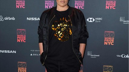 GALA VIDÉO - Sara Ramirez de Grey’s Anatomy se définit comme « non binaire " : qu’est ce que ça veut dire ?