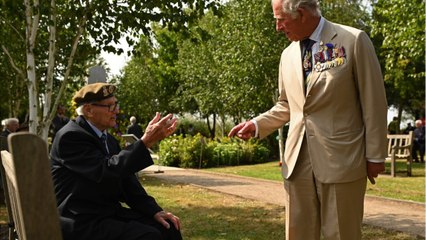 GALA VIDÉO - Le prince Charles futur roi : qui sont ces femmes qui l'ont façonné ?