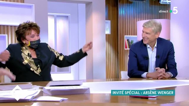 GALA VIDÉO - Roselyne Bachelot ose une petite blague sur la longévité des ministres