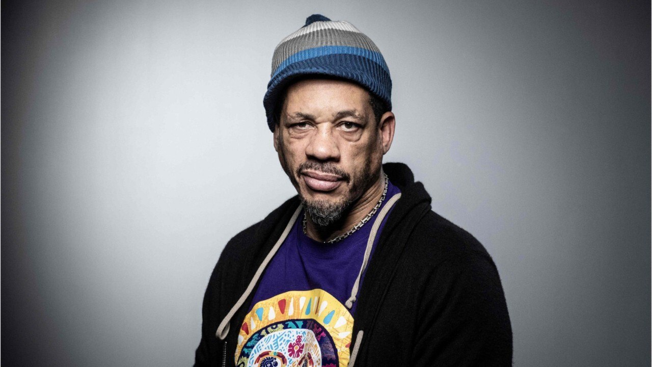 VOICI - JoeyStarr et Béatrice Dalle : l’affiche « dingue " de leur pièce rend fous les internautes