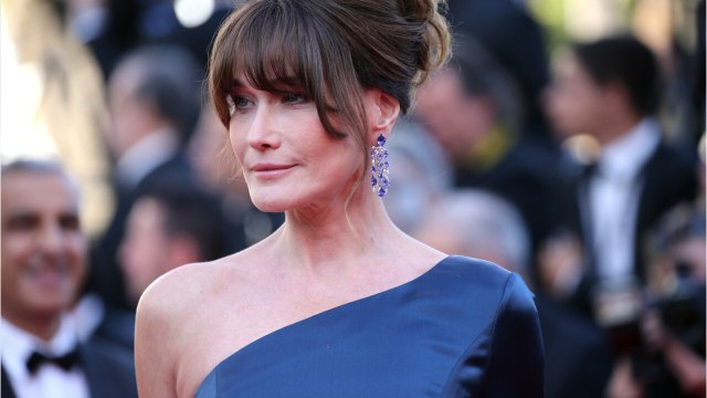 VOICI - Carla Bruni : Pour la fête des mères, sa fille la traite comme une reine