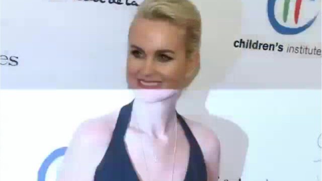 VOICI Laeticia Hallyday : sa jolie déclaration à sa maman Françoise pour la fête des mères