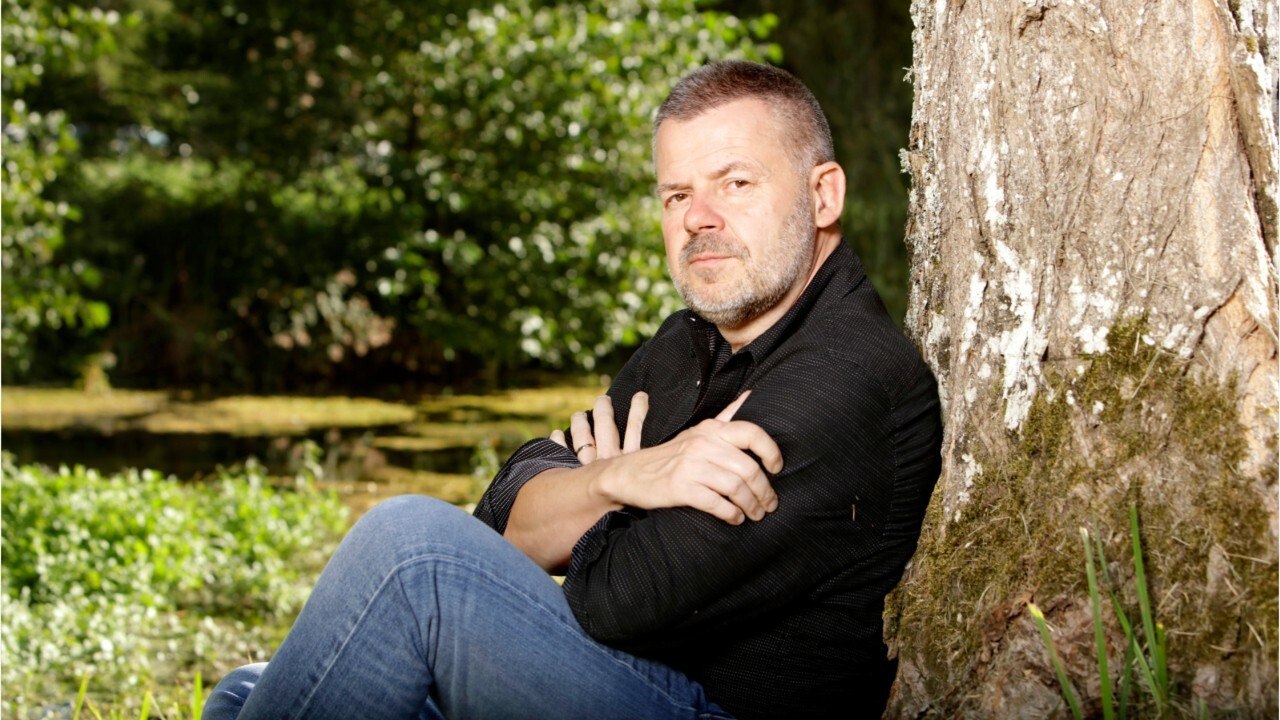 VOICI Eric Naulleau flingue Nagui : il assure que l’animateur l’a fait virer de France Inter