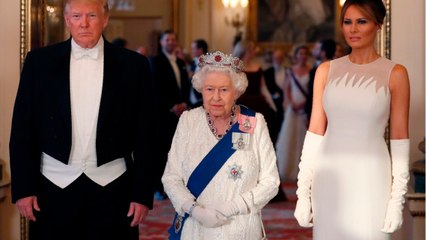 VOICI Donald Trump en visite chez la reine Elizabeth : cette énorme bourde que Melania lui a évité