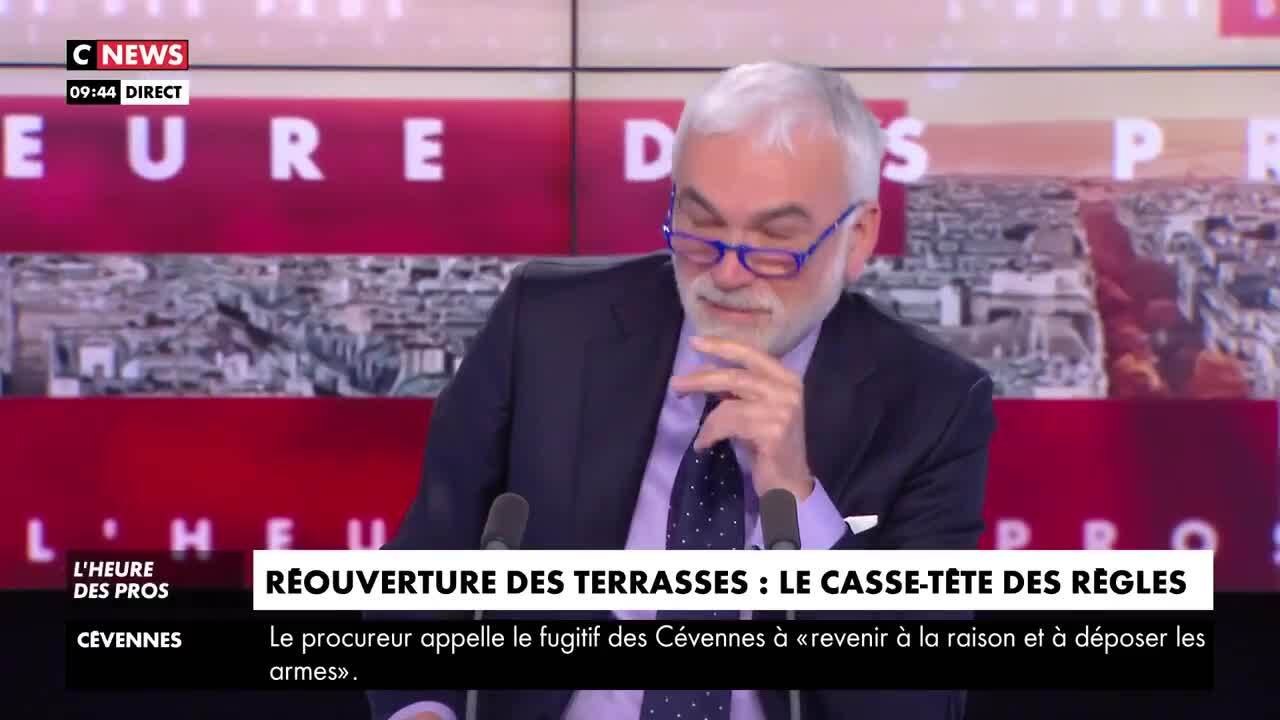 GALA VIDEO - Pascal Praud et ses chroniqueurs moqueurs : fou rire en plateau !