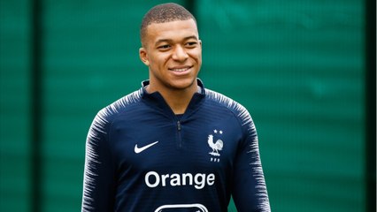 VOICI Kylian Mbappé : moqué par un adversaire en zone mixte, le footballeur voit rouge
