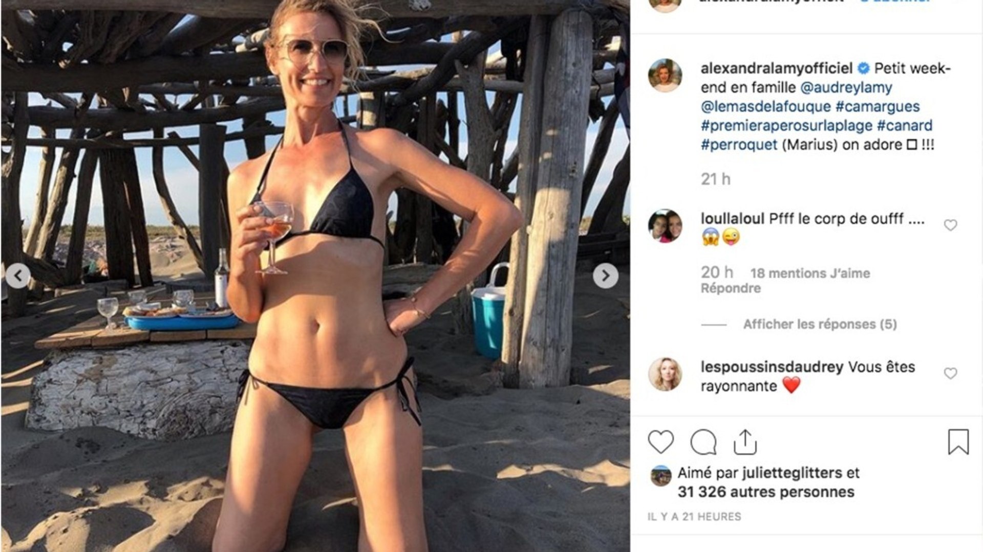 VOICI Alexandra Lamy sublime en bikini, elle s'éclate avec sa sœur Audrey -  Vidéo Dailymotion