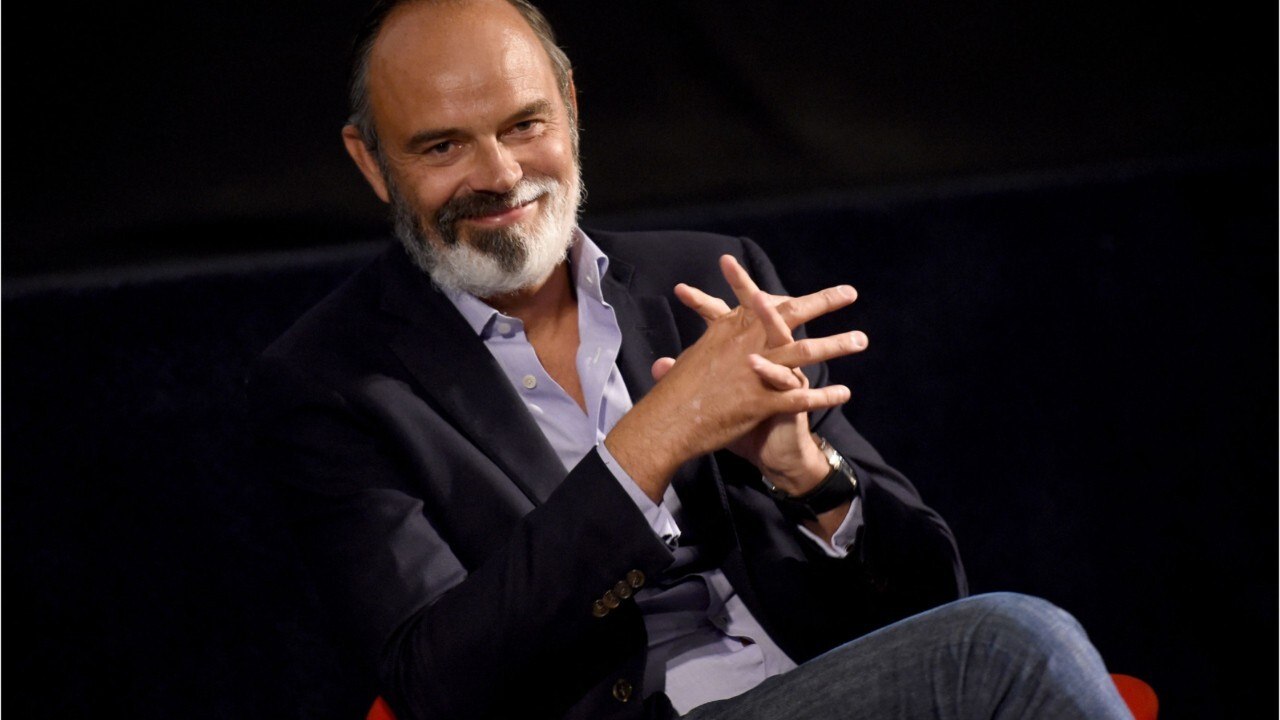 GALA VIDEO - "Il torpille la campagne" : Édouard Philippe dangereux pour Emmanuel Macron ?