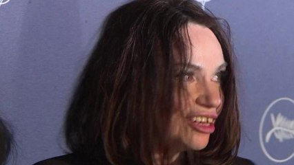 Voici - Béatrice Dalle : La Raison Pour Laquelle Elle N’a Pas Voulu D’enfant (1)