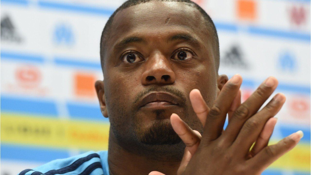 Voici - Patrice Evra retraité : le footballeur revient sur le scandale Knysna et sa relation avec Raymond Domenech