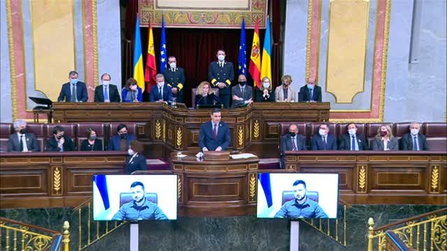 Sánchez promete a Zelenski más sanciones a Rusia y que España enviará más armas a Ucrania