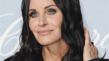 VOICI//Courteney Cox : ce terrible drame qu'elle a vécu pendant le tournage de Friends