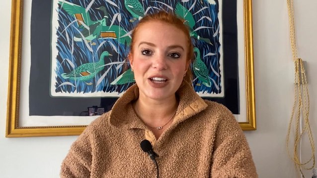 Kris Jenner Jokes That ‘98%’ Of ‘The Kardashians’ Hulu Show Is Just The Newly Wed Kourtney & Travis Barker Making Out