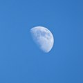 CAM - Pourquoi peut-on voir la Lune en plein jour ?