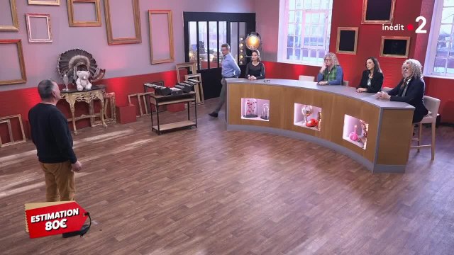 VOICI Affaire Conclue : les téléspectateurs choqués par le geste irrespectueux de Julien Cohen envers un candidat