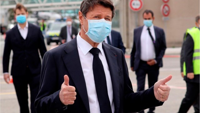 VOICI Laura Tenoudji : son mari Christian Estrosi aux petits soins pour elle pendant le confinement