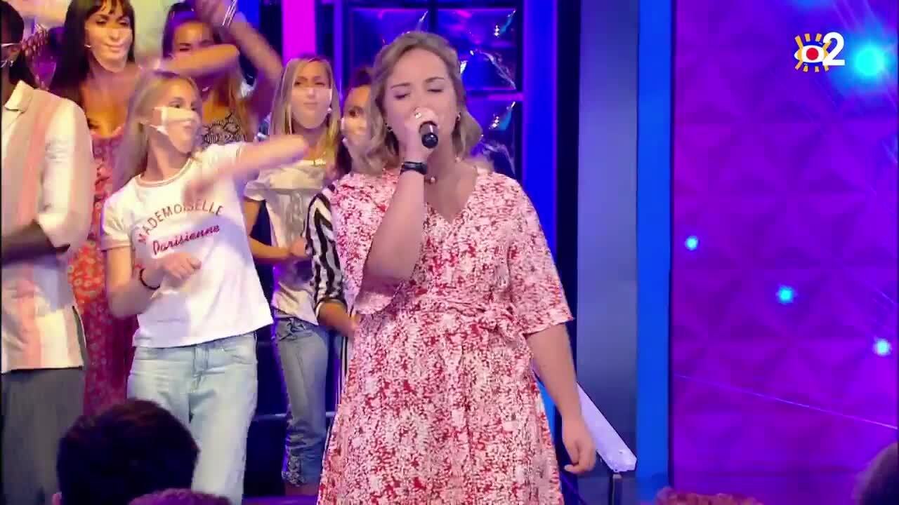 VOICI N'oubliez pas les paroles : le challenger, Emma, chante "Sara perche ti amo"