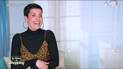VOICI-  une candidate des reines du shopping en petite culotte dans la rue