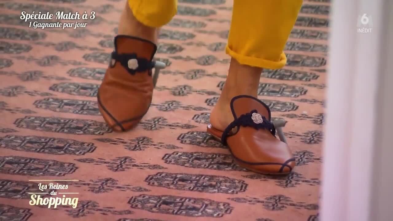 VOICI - Les Reines du shopping : une candidate moquée par les internautes pour son choix de chaussures